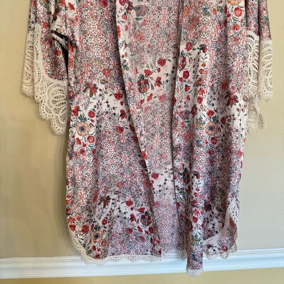 Victoria’s Secret Satin Lace Floral Cover-up Kimono Robe Size XS - Picture 7 of 14